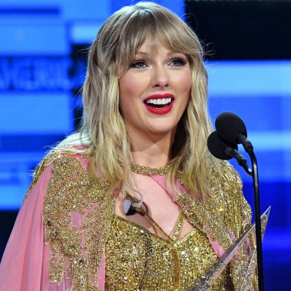 Taylor Swift Named Songwriter/Artist of the Decade